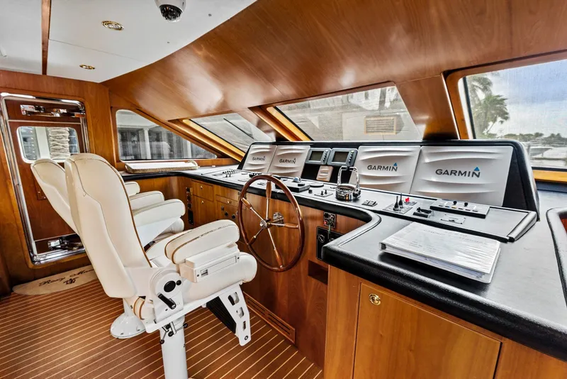 Slide: The Image of Pilothouse to port - 14