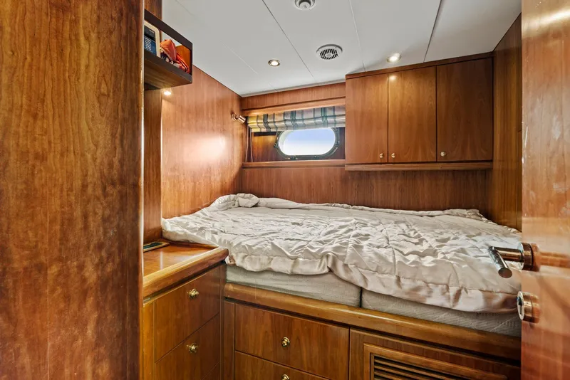 Slide: The Image of Crew cabin - 67