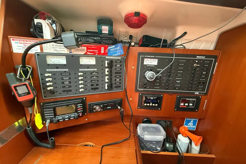 Slide: The Image of Control panel of a 2003 Beneteau Oceanis Clipper 393 yacht with navigation equipment. - 18