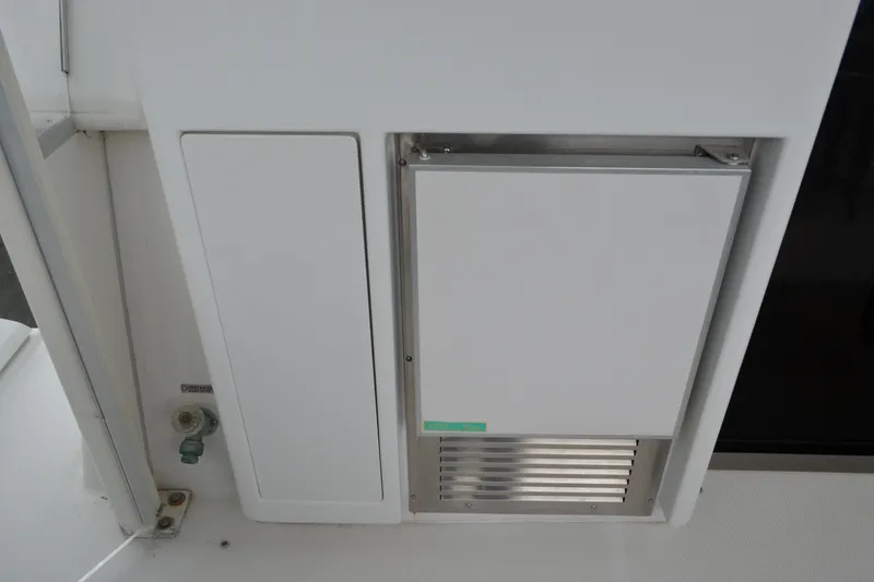 Slide: The Image of White panel on 2000 Carver 356 Aft Cabin Motor Yacht interior. - 15