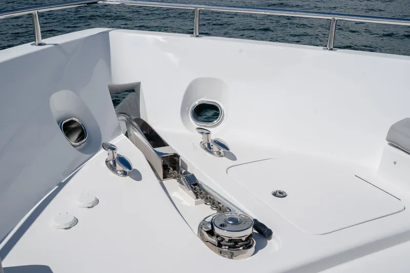 Slide: The Image of Anchor system on 2018 Hatteras M75 Panacera yacht, featuring sleek design and chrome details. - 25