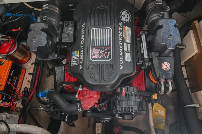 Slide: The Image of Volvo Penta 5.7 GXI engine in a 2007 Regal Commodore 2665 boat. - 46