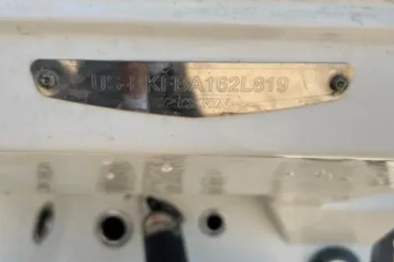 Slide: The Image of 2019 Blackfin 272 CC boat identification plate with serial number. - 26