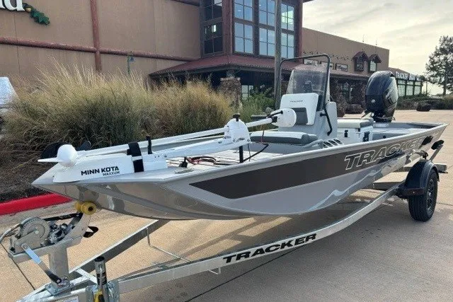 The Image of Tracker Bass Tracker Classic CC 2027 - undefined