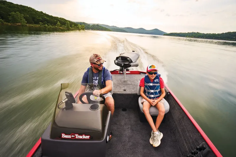 Slide: The Image of Tracker Bass Tracker Classic XL 2027 - 31