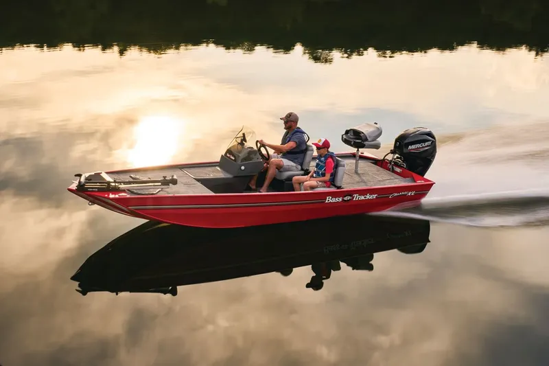 Slide: The Image of Tracker Bass Tracker Classic XL 2027 - 28