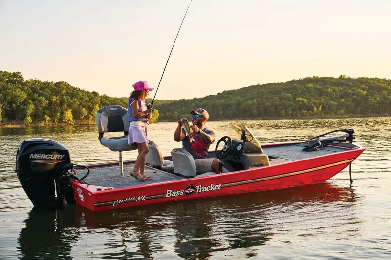 Slide: The Image of Tracker Bass Tracker Classic XL 2027 - 33