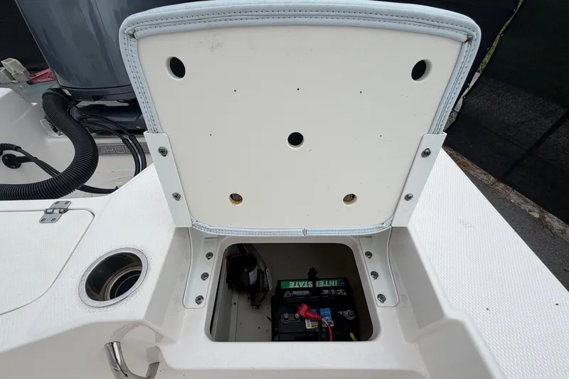 Slide: The Image of Robalo 206 Cayman 2024 - 55