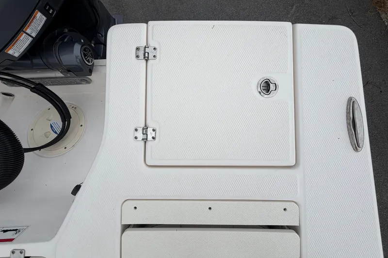 Slide: The Image of Robalo 206 Cayman 2024 - 58