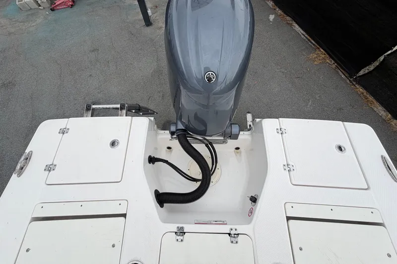 Slide: The Image of Robalo 206 Cayman 2024 - 57