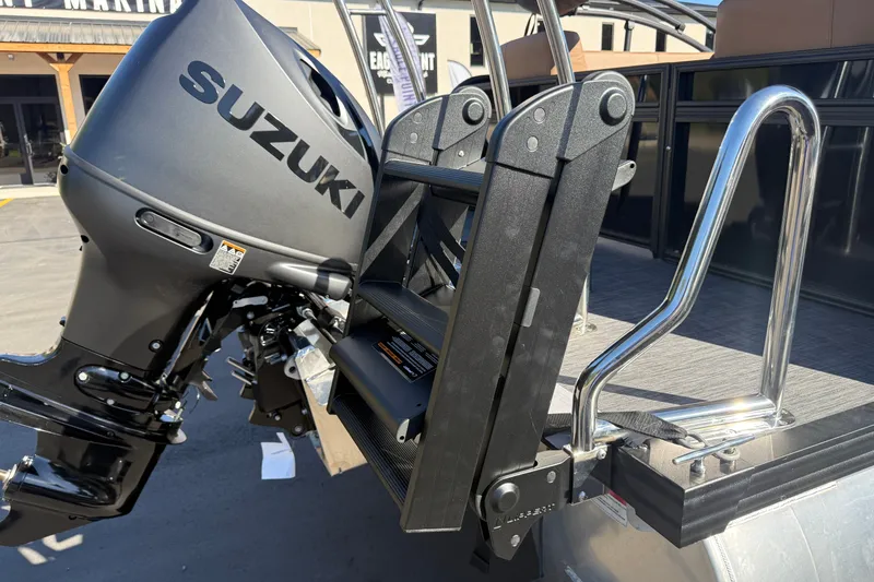Slide: The Image of Boat motor and ladder on a Whisper Drift RLS 2027 model. - 10