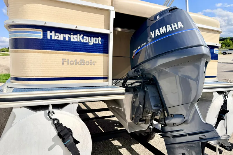 Slide: The Image of 2000 Harris-Kayot Classic 220 O/B pontoon boat with Yamaha outboard motor. - 21