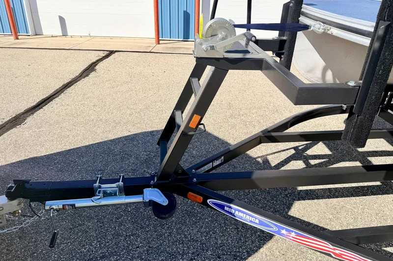 Slide: The Image of Trailer hitch and winch system for 2000 Harris-Kayot Classic 220 O/B boat. - 72