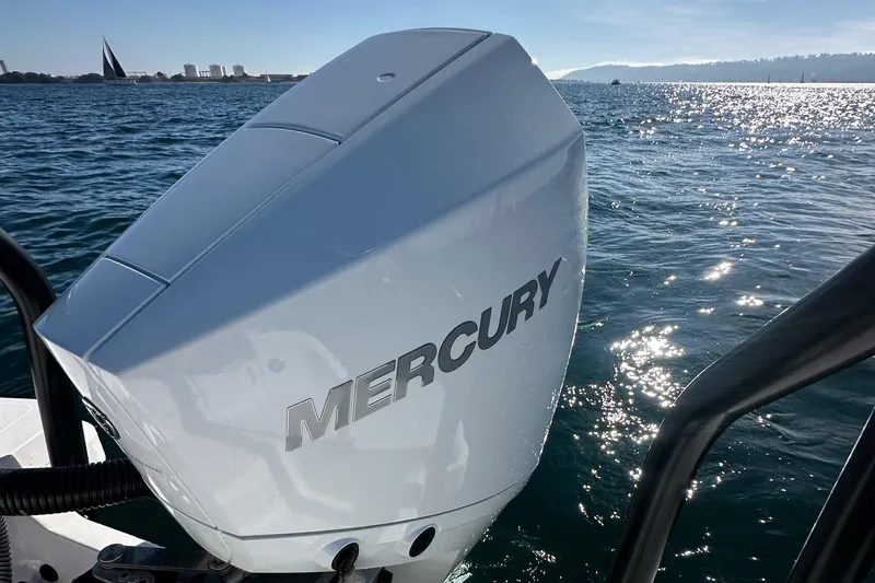 Slide: The Image of Mercury 200hp - 28