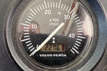 Slide: The Image of Volvo Penta tachometer displaying 2276.1 hours on a 2005 Camano 31 Troll boat. - 39