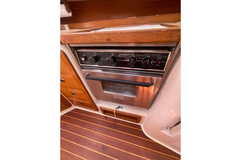 Slide: The Image of GALLEY OVEN - 16