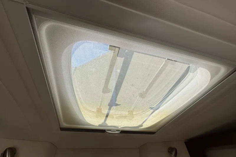 Slide: The Image of Skylight view inside 2018 Sea Ray Sundancer 260 boat cabin. - 46