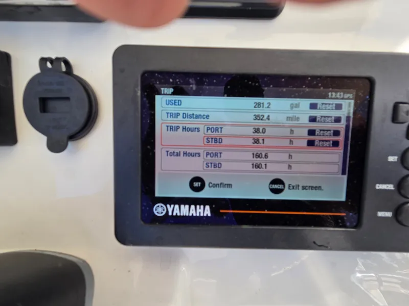 Slide: The Image of Yamaha display shows engine hours and fuel usage of the boat. - 11