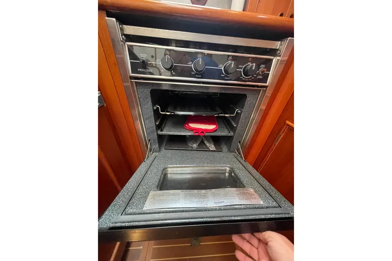 Slide: The Image of GALLEY OVEN!! - 28