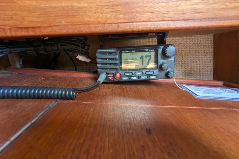Slide: The Image of Marine radio equipment in a 1980 Sceptre Scepter 36 yacht interior. - 20