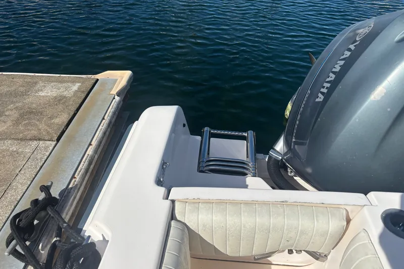 Slide: The Image of 2005 Grady White 282 Sailfish boat with Yamaha engine at dockside. - 35