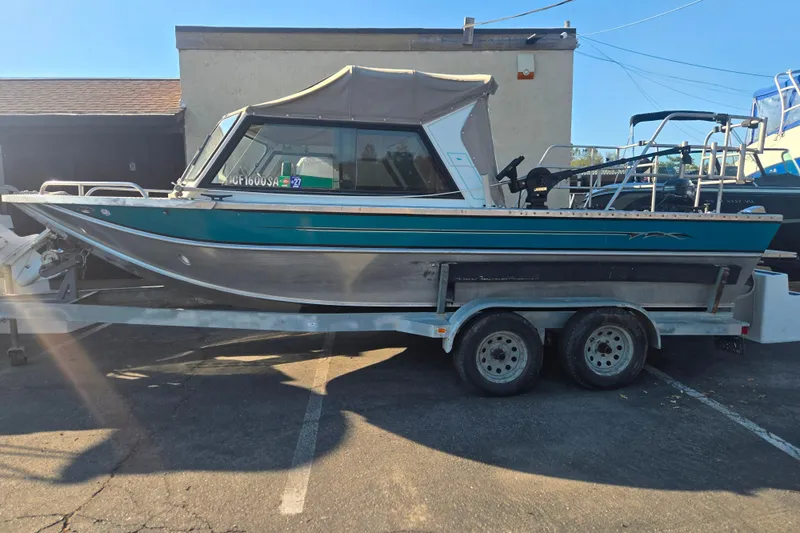 The Image of Miller Marine 20 1990 - 1