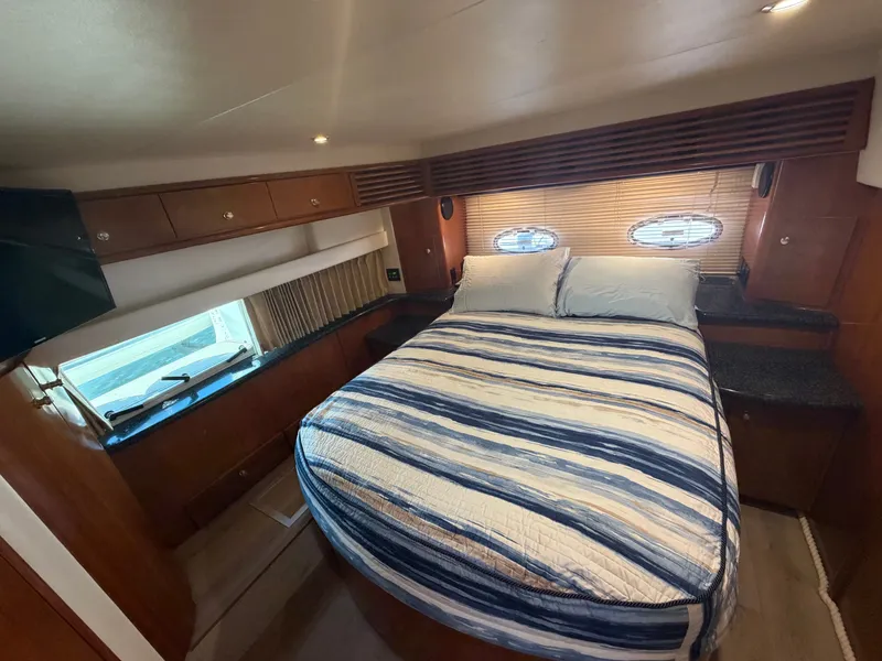 Slide: The Image of Carver Yachts 396 Motor Yacht 2000 - 51
