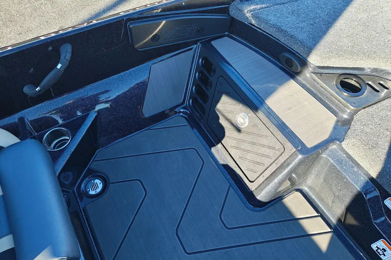 Slide: The Image of 2027 Nitro Z21 XL Pro boat interior with sleek design and storage compartments. - 22