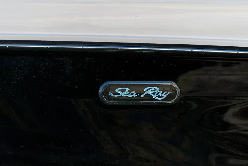 Slide: The Image of 2023-Sea-Ray-SLX-260-OB-MarineMax - 14