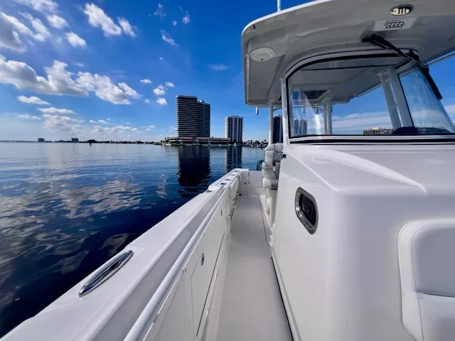 Slide: The Image of Edgewater 320CC 2018 - 56