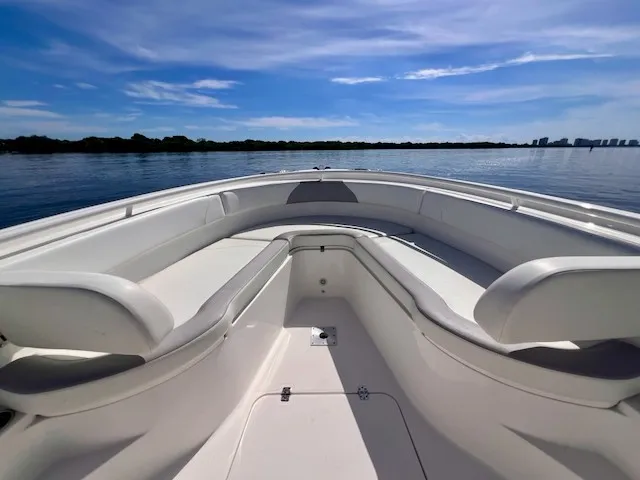 Slide: The Image of Edgewater 320CC 2018 - 63