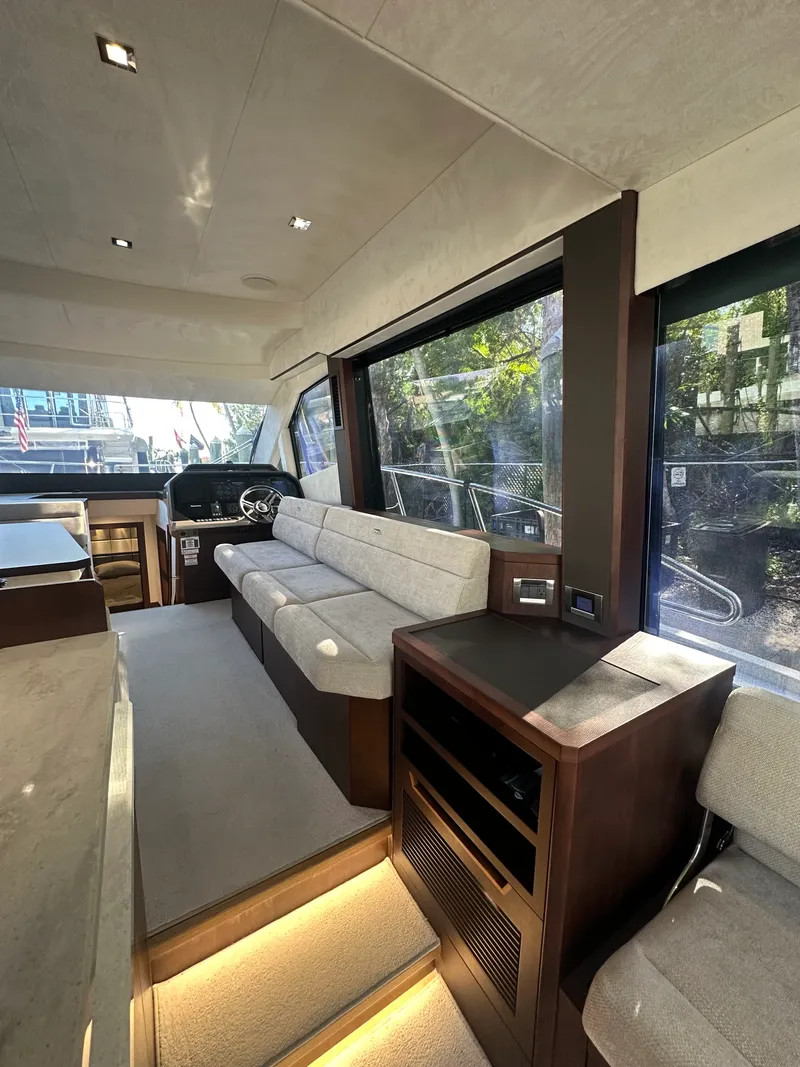 Slide: The Image of Galeon 500 FLY 2021 - 21