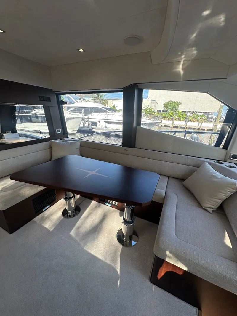 Slide: The Image of Galeon 500 FLY 2021 - 5