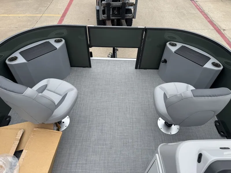 Slide: The Image of Bentley Pontoons FWD FISH CW 200 2026 - 9