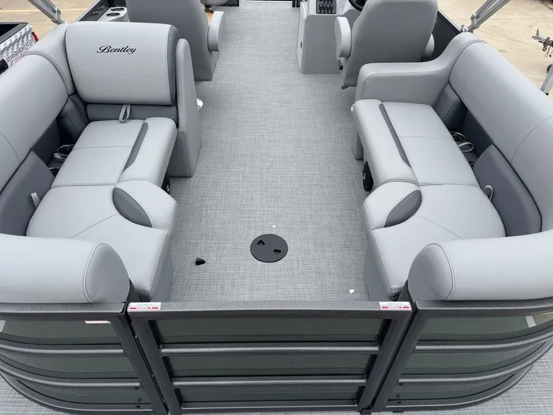 Slide: The Image of Bentley Pontoons FWD FISH CW 200 2026 - 6