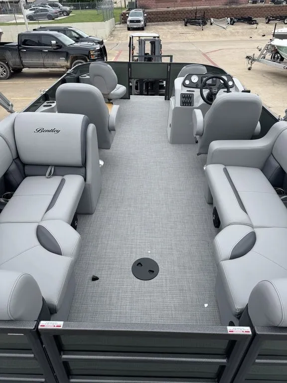 Slide: The Image of Bentley Pontoons FWD FISH CW 200 2026 - 8