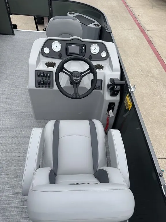 Slide: The Image of Bentley Pontoons FWD FISH CW 200 2026 - 4