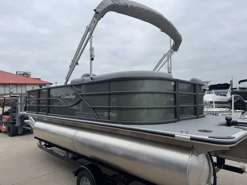 Slide: The Image of Bentley Pontoons FWD FISH CW 200 2026 - 3
