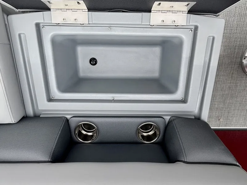 Slide: The Image of Bentley Pontoons LE 3 Point 200 2026 - 6