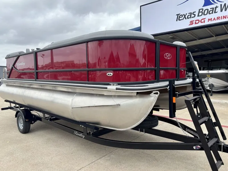 Slide: The Image of Bentley Pontoons LE 3 Point 200 2026 - 5
