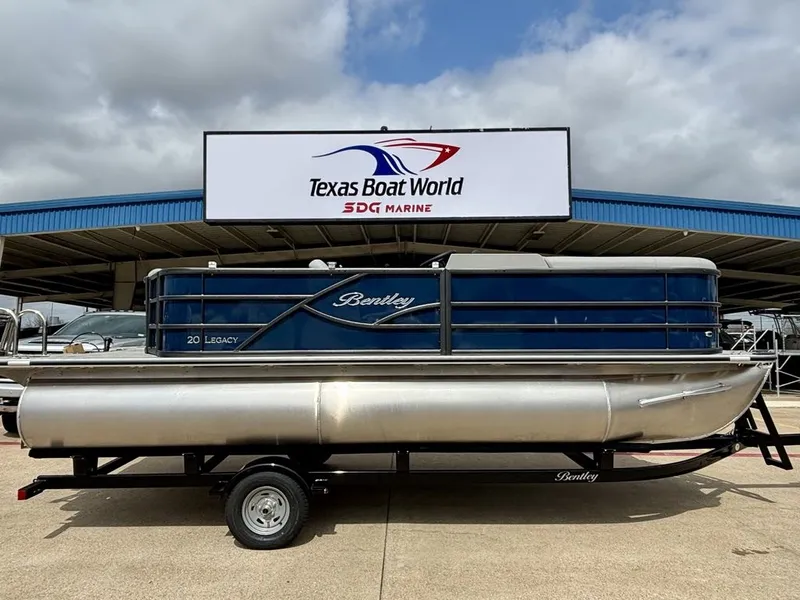 The Image of Bentley Pontoons Legacy Cruise 200 2026 - 0