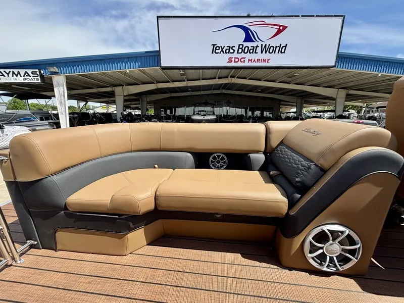 Slide: The Image of Bentley Pontoons Elite Admiral 223 (SPORT3) 2026 - 9