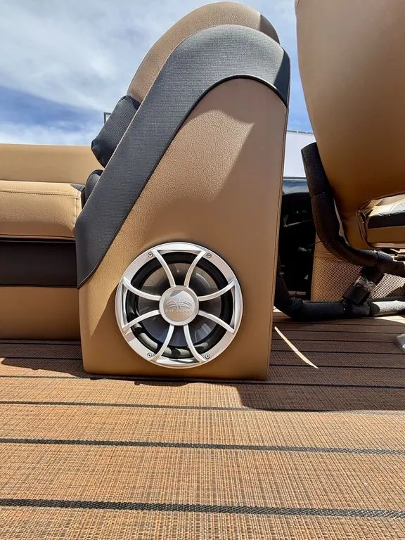 Slide: The Image of Bentley Pontoons Elite Admiral 223 (SPORT3) 2026 - 12