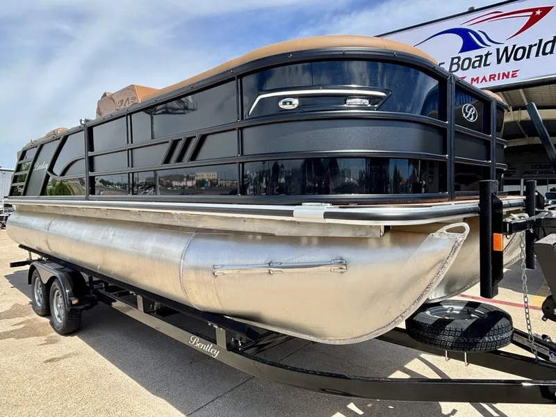 Slide: The Image of Bentley Pontoons Elite Admiral 223 (SPORT3) 2026 - 4