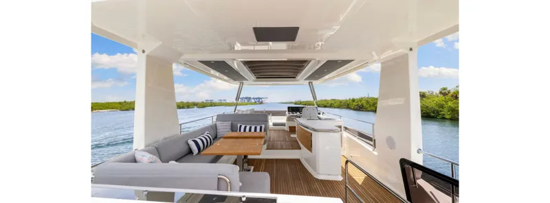 Slide: The Image of Beneteau Power 62 2022 - 1