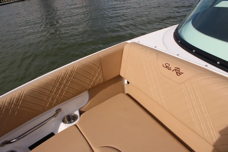 Slide: The Image of Sea Ray SDX 250 Outboard 2027 - 11