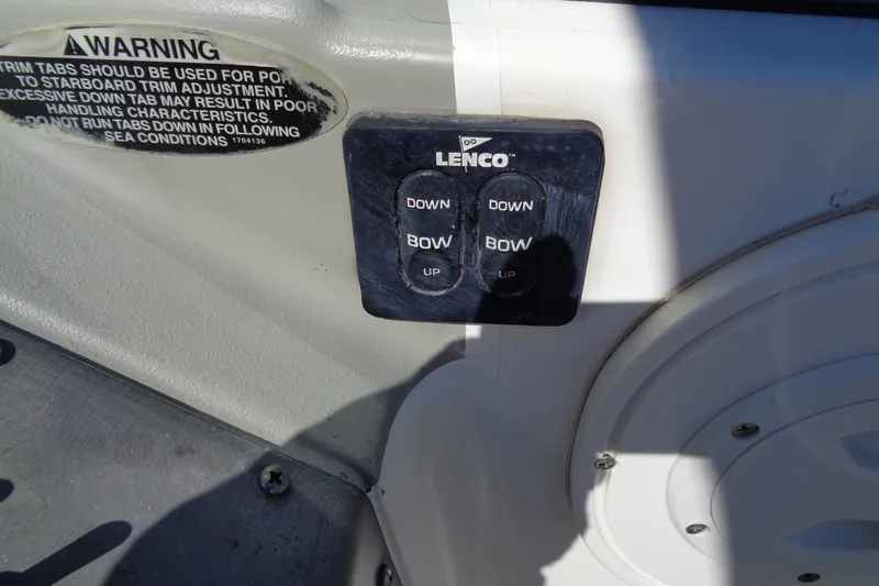 Slide: The Image of Control panel on a 2007 Bayliner 2052 Trophy Walkaround DX/LX boat. - 26