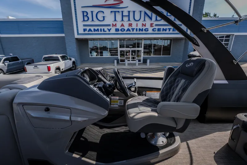 Slide: The Image of 2023 Barletta Lusso 25UCA boat interior at Big Thunder Marine dealership. - 32