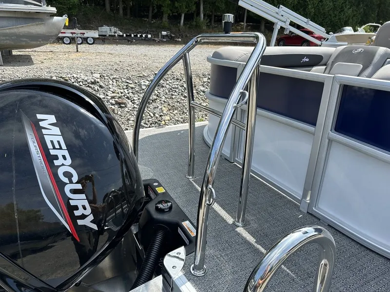 Slide: The Image of Barletta Boats A22QC Triple-Toon 2026 - 9