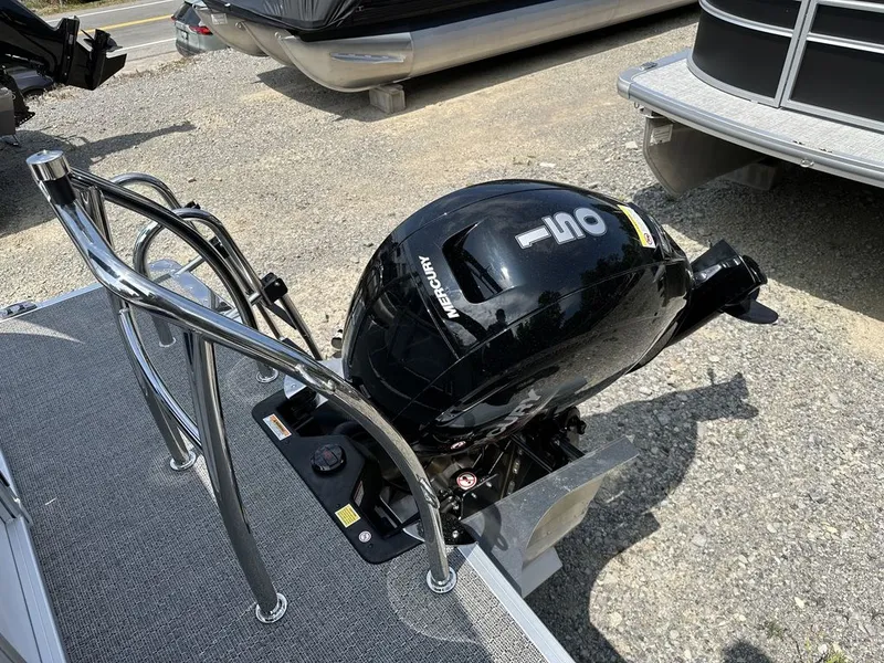 Slide: The Image of Barletta Boats A22QC Triple-Toon 2026 - 7